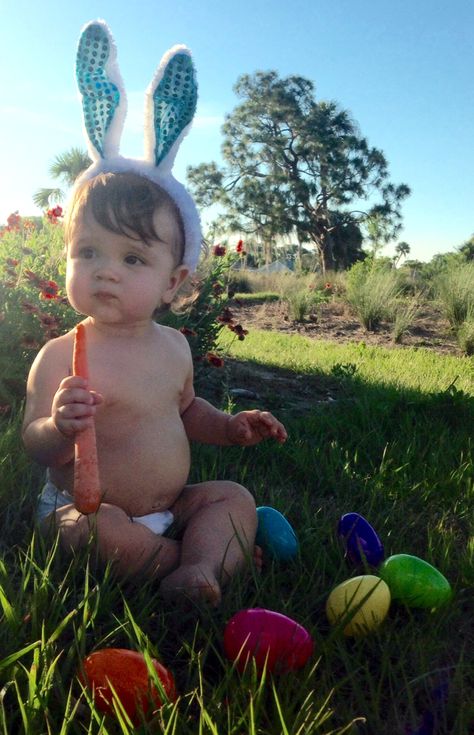 Easter Photoshoot For Baby, Diy Easter Photoshoot Baby And Toddler, Easter Photography Ideas Toddler, Diy Easter Photoshoot Toddler, 1st Easter Photoshoot, Twin Easter Pictures, 4 Month Old Easter Pictures, Baby Easter Photoshoot Ideas, Toddler Easter Picture Ideas