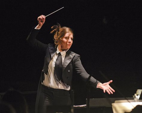 Conductor Outfit, Music Conductor, Orchestra Director, Conductor Batons, Orchestra Conductor, Jazz Dance Costumes, Jazz Dance, Symphony Orchestra, Music Director