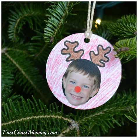 Craft With Yarn, Reindeer Crafts For Kids, Reindeer Crafts, Easy Kids Crafts, Reindeer Craft, Inexpensive Crafts, Crafts With Pictures, Photo Ornaments, Holiday Memories