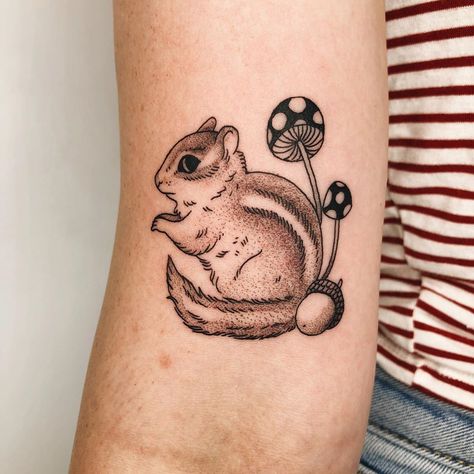 Chipmunk Tattoo, Delicate Tattoo, Fairy Tattoo, Body Modifications, Arm Sleeve, Rose Tattoo, Chipmunks, Inspirational Tattoos, Toad