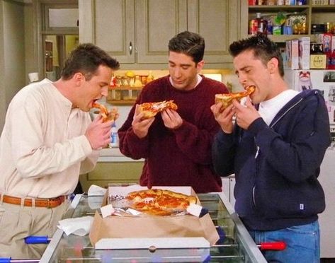 💐 on Twitter: "chandler, ross & joey.… " Lol So True, Friends Cast, Joey Tribbiani, Italian Pizza, Friendship Quotes Funny, Flirting Moves, Eat Pizza, Boys Playing, Friends Tv Show