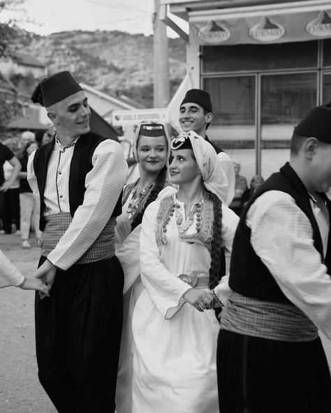 Bosnian Wedding, Bosnian Culture, Serbian Clothing, Albanian Culture, Mood Wallpaper, Folk Dance, Tomboy Style Outfits, Fun Crochet Projects, Old Love