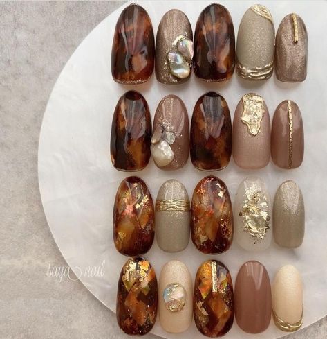 Fall Nails Japanese, Carey Nails, Band Nails, Asian Nails, Vintage Nails, Japanese Nail Art, Simple Gel Nails, Nail Polish Art, Fall Acrylic Nails