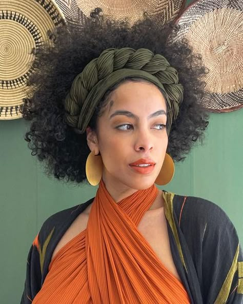 Headwrap Hairstyles, African Natural Hairstyles, Cabello Afro Natural, African Hair Wrap, Hair Wrap Scarf, Head Wrap Styles, Hair Scarf Styles, Mode Turban, Hair Coils