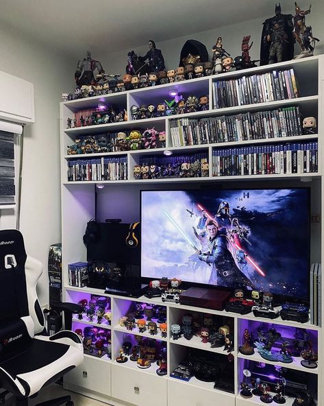 Batcave Room, Sala Nerd, Figure Room, Games Room Inspiration, Geek Room, Small Game Rooms, Gaming Rooms, Nerd Room, Retro Games Room