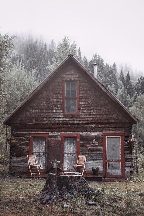 A Cabin In The Woods, Old Cabin, Cottage Cabin, Little Cabin, A Cabin, Cabin In The Woods, Cabins And Cottages, Cabin Life, Mountain Home