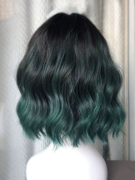 Emerald Green Hair, Dark Green Hair, Brunette Ombre, Hair Color Streaks, Hair Streaks, Wavy Wig, Wave Wig, Short Hair Color, Ombre Hair Color