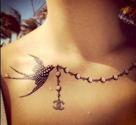 Chanel Tattoo, Tattoos For Women On Thigh, Tattoos For Females, Pearl Tattoo, Chain Tattoo, French Tattoo, Necklace Tattoo, Neck Tattoos Women, Chanel Lover