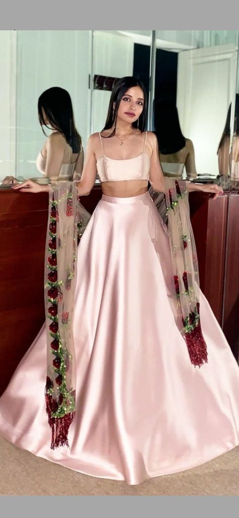 Soft Lehenga Designs, Simple Engagement Look Indian, Normal Lehenga Design, Latest Indian Outfits 2024, Printed Lehangas, Plain Satin Lehenga, Sunaina Khera Lehenga, Modern Lengha Designs, Light Color Lehenga