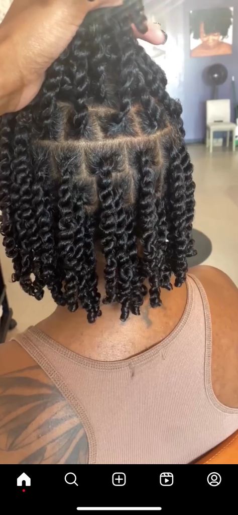 Short Small Twists, Natural Cornrow And Twist Hairstyles, Twist Hairstyle Natural Hair, Twist For Black Women Natural Hair, Big Mini Twists Natural Hair, Medium Sized Twists Natural Hair, Mini Twists 3b, Natural Hairstyles Twist Out, Medium Twist Natural Hair