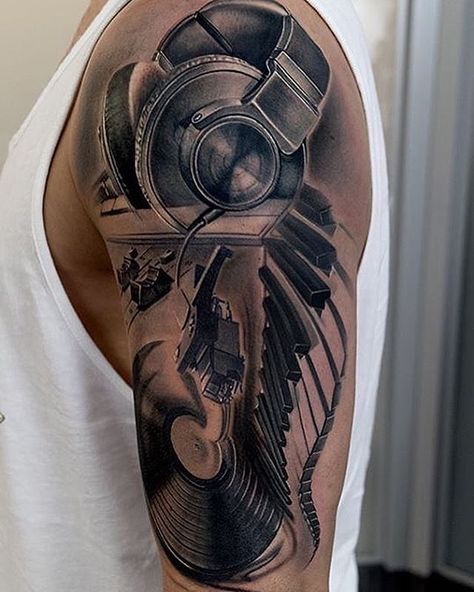 #Repost @massimilianofonzo #inkformer #tattoo #tattoos #blackwork #tattooartist #ink #music #headphones #dj #record #tattooedboys Half Sleeve Ideas, Mic Tattoo, Dj Tattoo, Hip Hop Tattoo, Headphones Tattoo, Tattoo Half Sleeve, Music Tattoo Sleeves, Music Notes Tattoo, Catrina Tattoo