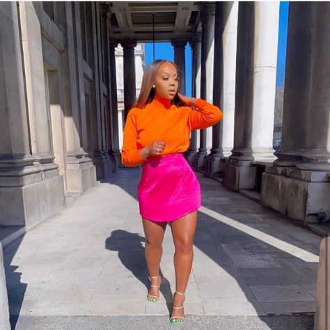 Bloggers Favorite!! Pink Skirt Outfits, Hot Pink Outfit, Satin Skirt Outfit, Hot Pink Skirt, Color Blocking Outfits, Orange Outfit, Zara Skirts, Brunch Outfit, Black Women Fashion