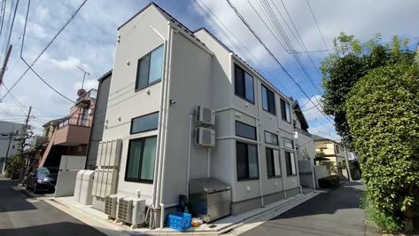 Apartment In Tokyo, Small Luxury Apartment, Tokyo Apartment, Tiny Luxury, Small Toilet Room, Apartment Luxury, Tiny Apartments, Tiny Cabins, Small Toilet