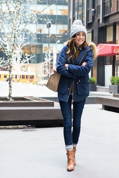 Fashion ideas for the women.  #fashion #style #womensfashion #styleinspiration Hipster Girl Outfits, Blue Parka, Cold Weather Outfit, Trendy Outfits Winter, Moda Chic, Trendy Winter, Winter Outfit Inspiration, Cute Winter Outfits, Outfit Trends