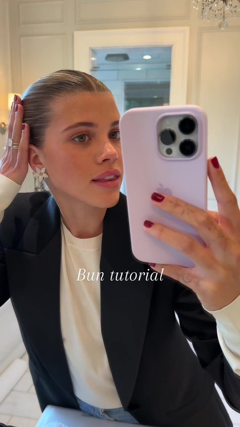 Sofia Richie Grainge, Sophia Richie, Sleek Bun, Bun Tutorial, Braided Ponytail Hairstyles, Sofia Richie, Great Hairstyles, Model Aesthetic, Braided Ponytail