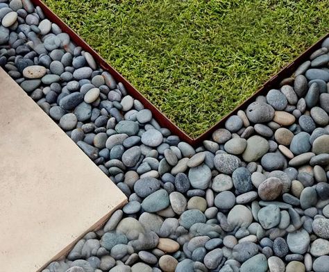 Borderline - steel garden edging | Kinley Black Metal Edging Landscape, Border Edging Ideas, Steel Landscape Edging, Steel Edging Landscape, Metal Landscape Edging, Metal Garden Edging, Steel Garden Edging, Gravel Pathway, Garden Border Edging