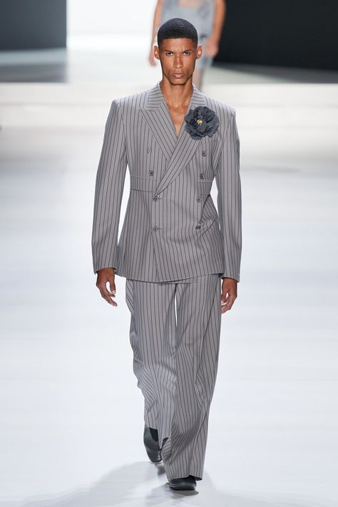 Fashion Show Menswear, Dolce Gabbana Men, Menswear 2024, Luxury Tailoring Menswear-inspired Suits, Mens Suit Runway, Spring 2024 Menswear, Dolce And Gabbana 2023 Men, Mens Alternative Fashion, Dolce And Gabbana Menswear 2023