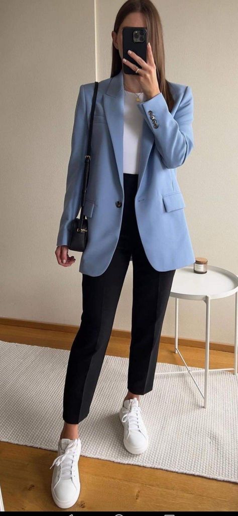 Women Office Outfits, Ținute Business Casual, Hiking Outfits, Lawyer Fashion, Casual Work Outfits Women, Lawyer Outfit, Chique Outfits, Business Outfits Women, Corporate Outfits