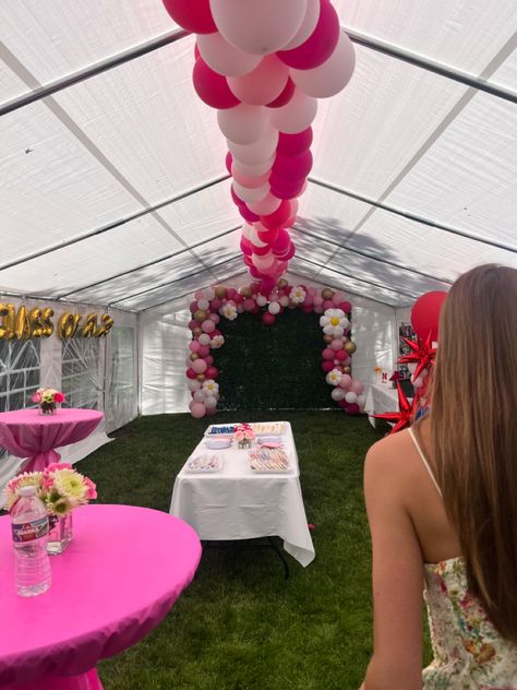 Conjoined Graduation Party Ideas, High School Grad Party Ideas Decoration, High School Grad Party Ideas, High School Grad Party, Legally Brunette, Party Ideas Decoration, Grad Party Food, Grad Party Ideas, 2025 Graduation