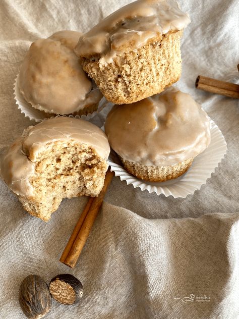 Spiced Glazed Muffins - Soft spiced muffins dunked like a glazed donut Glazed Muffins, Spiced Muffins, Peasant Bread, Savory Pumpkin, Pumpkin Dip, Donut Muffins, Cinnamon Muffins, Glazed Donut, Cheese Pumpkin