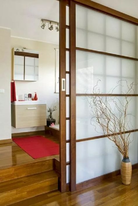 Room Divider Ideas Diy, Japanese Sliding Doors, Living Room Sliding Doors, Asian Room, Pintu Interior, Office Room Dividers, Doors Diy, Portable Room Dividers, Bamboo Room Divider