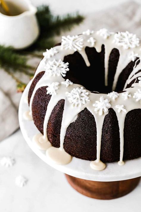 Moist Gingerbread Cake, Moist Gingerbread, Gingerbread Bundt Cake, Textured Cake, Pound Cake Glaze, Gingerbread Pancakes, Gingerbread Cake Recipe, Gingerbread Cupcakes, Glaze For Cake