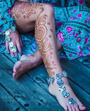 Pinterest // @alexandrahuffy ☼ ☾ Full Body Henna, Body Henna, Leg Mehendi Design, Thigh Henna, Leg Henna Designs, Henne Tattoo, Jagua Henna, Leg Henna, Henna Inspired Tattoos