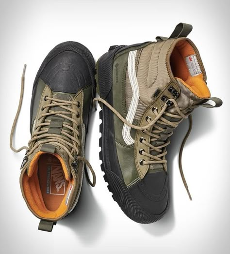 Vans Rucksack, Vans Boots, Boots Outfit Men, Rugged Boots, Mens Footwear, Vans Sk8 Hi, Sk8 Hi, Sneakers Men Fashion, Vans Sk8