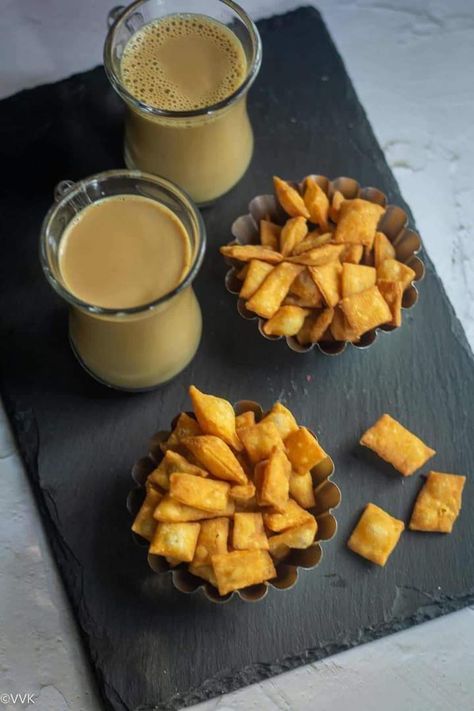 Chai or Tum Sukoon Si Ho #Chai #tea #khullad #love #mood #rain #fall Amazing Vegetarian Recipes, Love Mood, Rain Fall, Chai Recipe, Chocolate Delight, Food Carving, Vegetarian Appetizers, Tea Time Snacks, Fusion Food