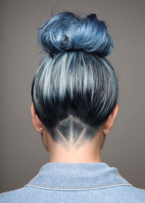 If You Think Denim Hair Looks Cool From The Front, Wait Until You See The Back Undercut Design, Edgy Undercut, Kort Bob, Undercut Hairstyles Women, Denim Hair, Undercut Designs, Undercut Long Hair, Hot Hair Colors, Long Hair Extensions