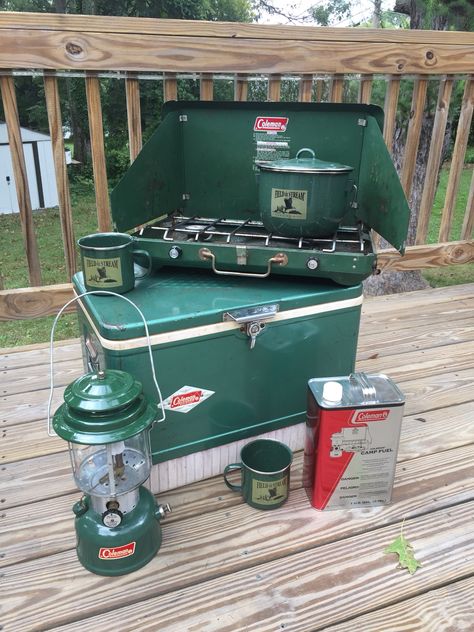 Vintage Coleman Camping Gear, Coleman Camper, Vintage Coleman Cooler, Camping Inspo, Vintage Canoe, Camp Diy, Camping Chuck Box, Vintage Camping Gear, Coleman Cooler