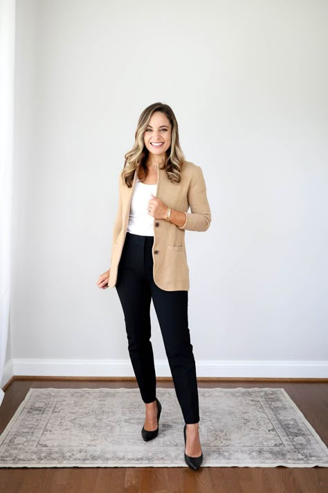 Fashion For Women In Their 30s, Outfits For Work Women, Tan Blazer Outfits Women, Tan Blazer Outfits, Sweater Blazer Outfit, Black Jeans Outfits, Winter Street Fashion, Street Fashion Outfits, Blazer Outfits Women