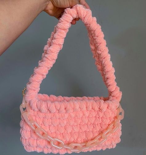 Sling Bag Crochet, Yarn Tote Bag, Crochet Sling Bag, Fingerless Gloves Crochet Pattern, Big Yarn, Diy Crochet Bag, Crochet Backpack, Crochet Fingerless Gloves, Yarn Bag