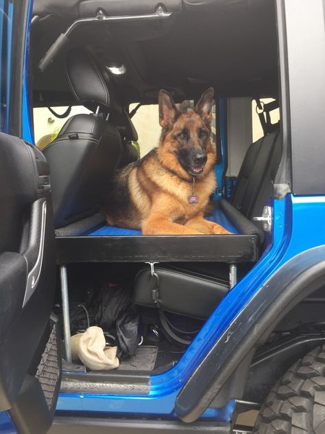 Making Your Jeep Dog Friendly Jeeps And Dogs, Jeep Wrangler Road Trip, Jeep Wrangler Accessories Cow Print, Jeep Wrangler Exterior Ideas, Jeep Wrangler Decor, Jeep Racks, Jeep Wrangler Mods, Jeep Hacks, Jeep Things