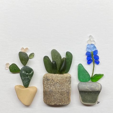 Small Sea Glass Art, Sea Glass Art Flowers, Sea Glass Succulent, Sea Crystals, Sea Glass Diy, Sea Glass Artwork, Sea Glass Art Diy, Sea Glass Mosaic, Sea Glass Art Projects