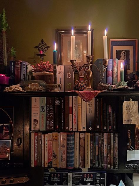 Aesthetic Maximalism, Whimsigoth Witch, Books Bedroom, Moon Decor, Maximalism, Witch Aesthetic, Dream Room Inspiration, Dream Apartment, My Desk