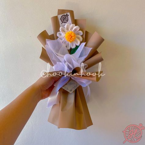 Sold single bouquet of crochet white daisy. 🌸🤍 Available on hand. Direct message us to order. =) #anniversarygift #bouquetwrapping #crochetdaisy #flowers #crochetrose #mothersdaygift #flowerbouquet #crochettulip #brideflower #bridalshowergift #crochetsunflower #fathersdaygift #teachersdaygift #crochetlavender #monthsarygift #crochetflowerbouquet #bouquet #crochetph #birthdaygift #crochetdaisy #crochetdaisyflower #daisybouquet #giftforteacher #giftforteachers #giftsforteachers Monthsary Gift, Single Bouquet, Daisy Bouquet, Crochet White, Crochet Daisy, Bouquet Wrap, Crochet Sunflower, Bride Flowers, Crochet Rose