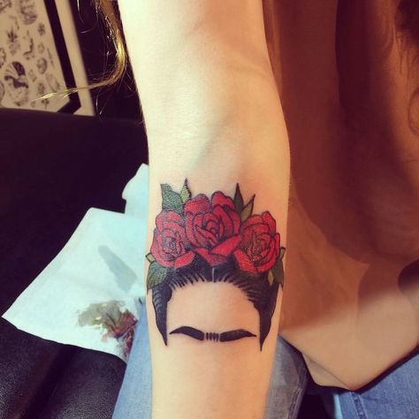 Frida Kahlo Tattoo, Kahlo Tattoo, Frida Tattoo, Frida Kahlo Tattoos, Frida Art, Traditional Tattoo Design, Bad Tattoos, Piercing Tattoo, Mini Tattoos