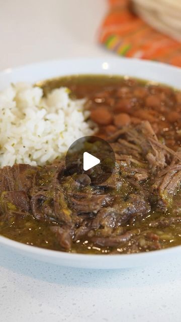 Green Chili Roast Crock Pot, Beef Chuck Mexican Recipes, Green Chili Recipes Beef, Green Chili Roast Beef Crock Pot, Beef Roast Mexican Recipes, Beef Chili Verde Recipe, Beef Chile Verde Recipe, Beef Chili Verde, Chile Verde Beef