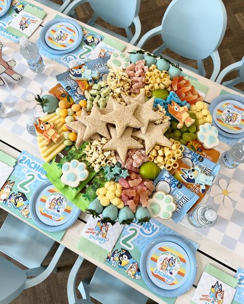 Bluey Birthday Sweets, Bluey 2nd Birthday Party Decorations, Bluey Charcuterie Board, Bluey Tea Party, Bluey Birthday Party Table Decor, Bluey Table Decorations, 2nd Birthday Bluey, Bluey Birthday Food Ideas, Bluey Second Birthday Girl Theme