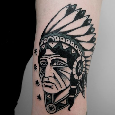 Traditional Indian Tattoo Men, Traditional Indian Head Tattoo, Traditional Tattoo Native American, Traditional Tattoo Indian, Indian Head Tattoo, Vagabond Tattoo, American Traditional Sleeve, American Traditional Tattoo Ideas, Traditional Tattoo Ideas