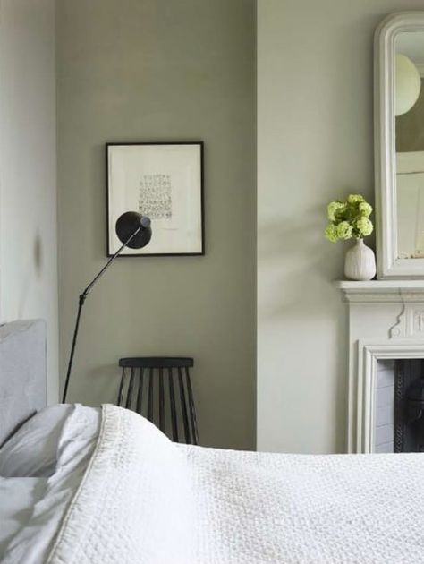 Trend Spotting: The New Hues for the Bedroom Minimalism Living, Green Bedroom Walls, Best Bedroom Paint Colors, Sage Green Bedroom, Bedroom Paint Colors, Gray Bedroom, Trendy Bedroom, Green Decor, Green Rooms