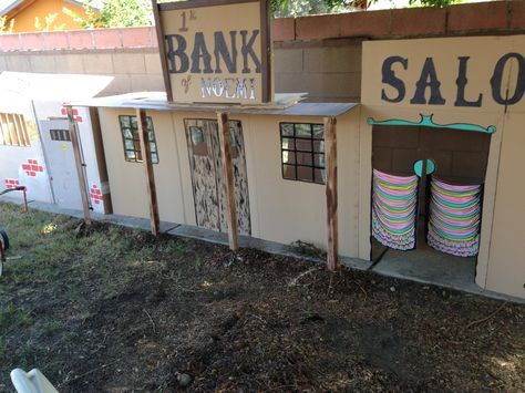 Country Western town, saloon, bank and jail. Cardboard Town, Saloon Party, Police Birthday Party, Spring Break Camping, Old Western Towns, Halloween Western, Police Birthday, Wild West Theme, Calamity Jane