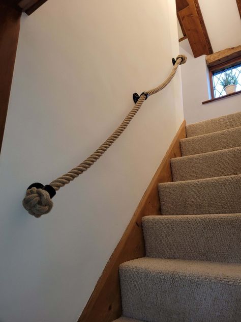 Rope Hand Rails For Stairs, Rope Banister Railings, Rope Bannister Ideas, Rope Railings For Stairs, Rope Staircase, Rope Stair Railing, Rope Banister, Houseboat Decor, Banister Ideas