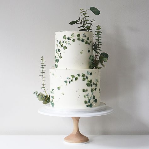 Wedding Cake Eucalyptus, Wedding Cake Emerald Green, Eucalyptus Painting, Greenery Cake, Wedding Cake Greenery, Floral Cake Design, Modern Birthday Cakes, Soul Cake, Wedding Cake Fresh Flowers