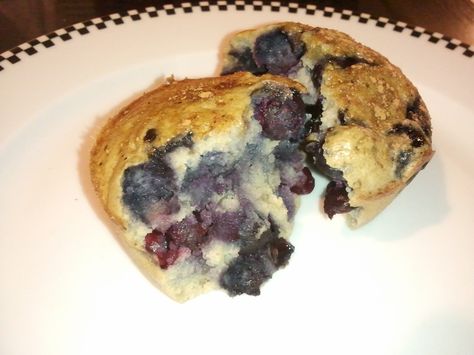 Haven't Done Anything Yet: W30 Survivor Blueberry Muffins Moist Blueberry Muffins, Whole 30 Dessert, Blueberry Oatmeal Muffins, Moist Muffins, Healthy Breakfast Muffins, Whole 30 Breakfast, Muffin Recipes Blueberry, Blueberry Muffins, Paleo Breakfast