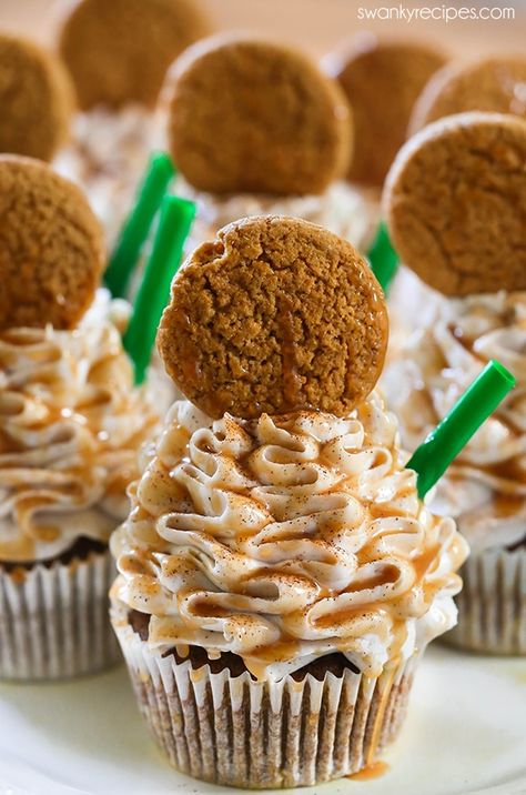 Pumpkin Spice Latte Cupcakes, Starbucks Pumpkin Spice Latte, Starbucks Pumpkin Spice, Coffee Cupcakes, Unique Cupcakes, Fall Cupcakes, Starbucks Pumpkin, Gourmet Cupcakes, Cupcake Flavors