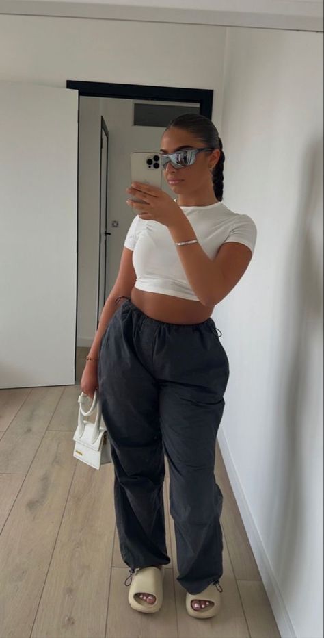 Mother’s Day Outfit Baddie, Baddies Outfits Casual, Chill Summer Fits, Chill Summer Outfit, Mode Tips, Lazy Day Outfits, Chill Outfits, Streetwear Fashion Women, Baddie Outfits Casual