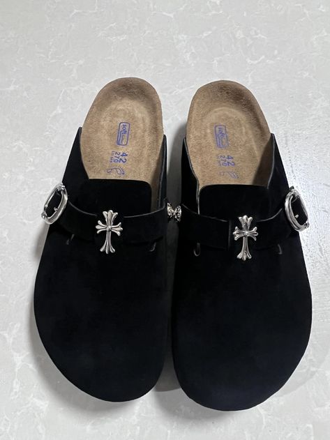 Cross Black Brogue Shoes with Thick Sole - Genuine Leather Slip-On Loafers Chrome Hearts Boston Clogs, Chrome Hearts Shoes, Chrome Hearts Outfit, Chrome Hearts Fashion, Fye Shoes, Vintage Leather Sandals, Shoe Rotation, Cow Hide Shoes, Black Brogues