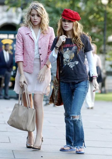 New York Minute Outfit, Mary Kate And Ashley Olsen 2000s, Mary Kate Ashley Olsen, Mary Kate Olsen Style, Mary Kate And Ashley Olsen, Mary Kate And Ashley, Olsen Sister, New York Minute, Kate Olsen